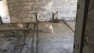 水、电管开槽施作