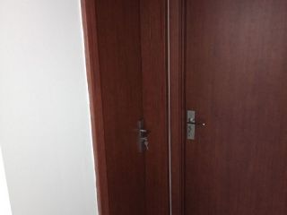 套装门、踢脚线安装