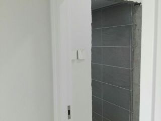 成品门及墙纸铺贴