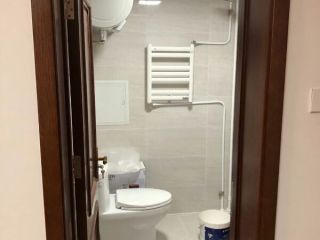 成品门及墙纸铺贴