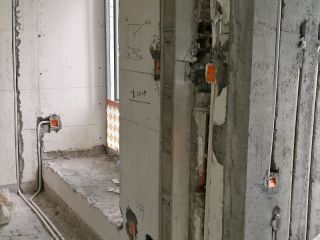 水、电管开槽施作