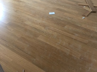 实木复合地板铺设