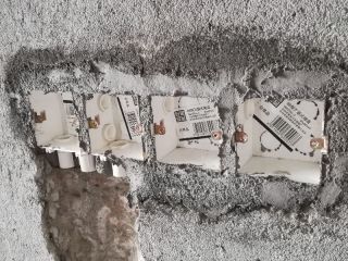 水、电管开槽施作