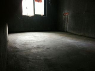地砖铺贴及地面找平施作