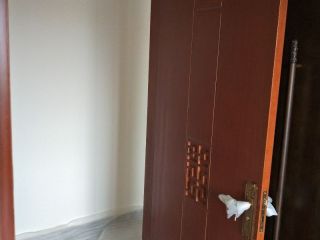 成品门及墙纸铺贴