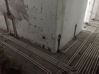 强、弱电路穿线施作