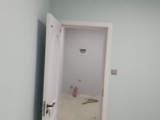 成品门及墙纸铺贴