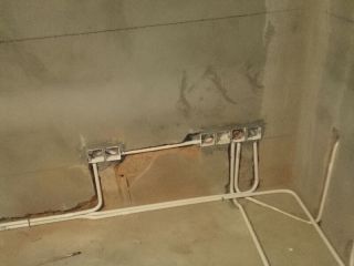水、电管开槽施作
