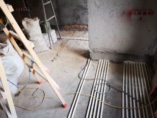 水、电管开槽施工