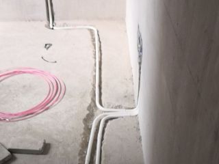 强、弱电路穿线施作