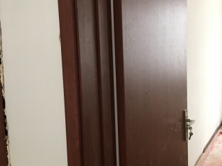 套装门、踢脚线安装
