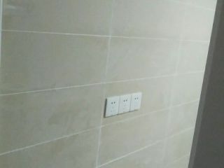 厨房、卫生间墙砖施作