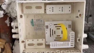 水、电管开槽施作