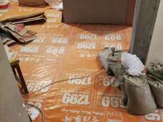 地砖铺贴及地面找平施作