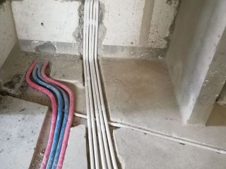 强、弱电路穿线施作