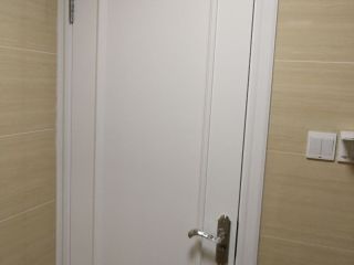套装门、踢脚线安装
