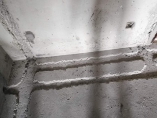 水、电管开槽施作