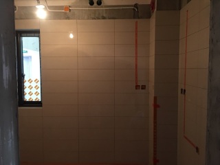 厨房、卫生间墙砖施作