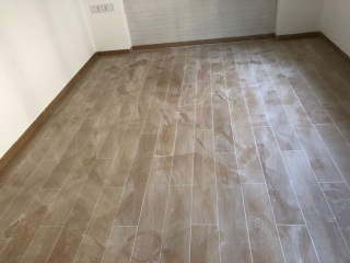 地砖铺贴及地面找平施作