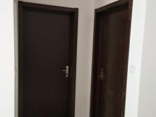 套装门、踢脚线安装
