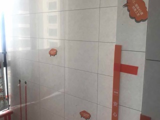 厨房、卫生间墙砖施作
