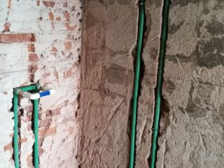 水、电管开槽施作