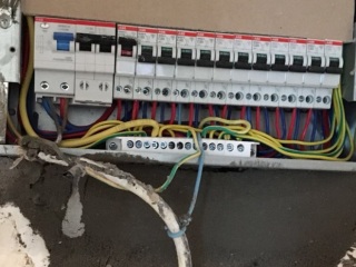 强、弱电布管，穿线施作