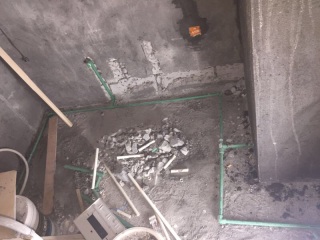 水、电管开槽施作
