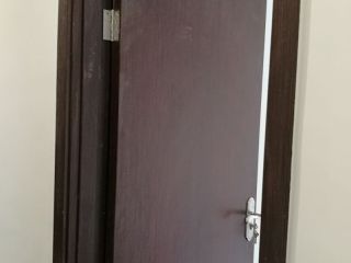 套装门、踢脚线安装