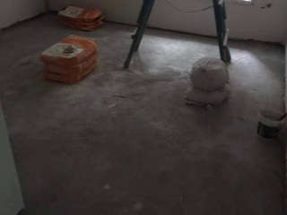 地砖铺贴及地面找平施作