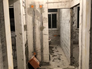 水、电管开槽施作