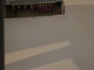 强、弱电路穿线施作