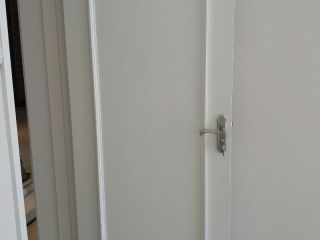 套装门、踢脚线安装