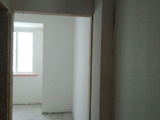 墙、顶面乳胶漆及墙纸铺贴
