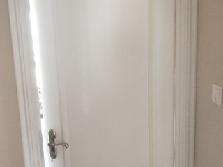 套装门、踢脚线安装