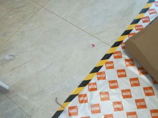 地砖铺贴及地面找平施作