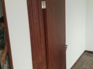 套装门、踢脚线安装