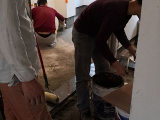 地砖铺贴及地面找平施作
