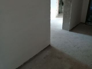 地砖铺贴及地面找平施作