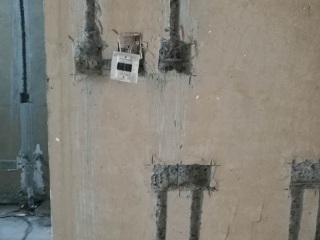 水、电管开槽施作