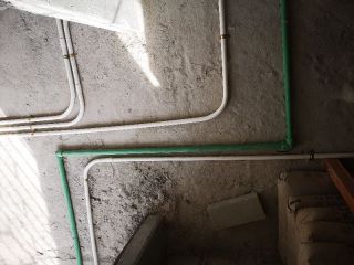 水、电管开槽施工