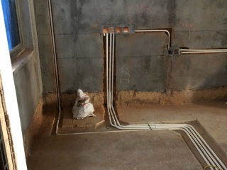 水、电管开槽施工