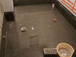 厨房、卫生间墙砖施作