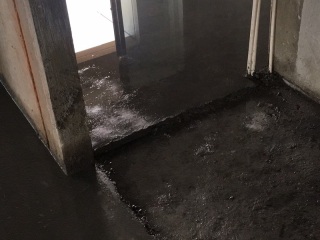 地砖铺贴及地面找平施作
