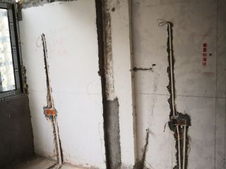 水、电管开槽施作