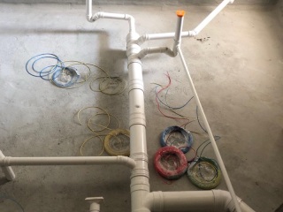 强、弱电路穿线施作