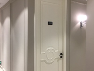 成品门及墙纸铺贴