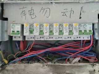 强、弱电路穿线施作
