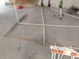 水、电管开槽施工