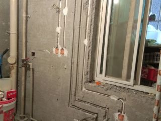 水、电管开槽施作